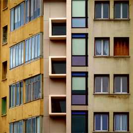 Derrière les fenêtres