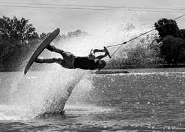 VOL EN WAKEBOARD