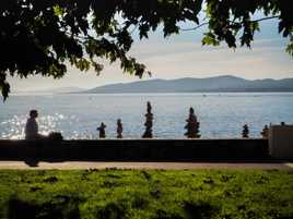 La dame et les galets