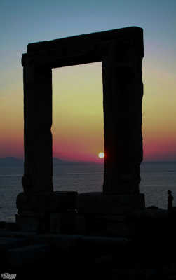 NAXOS Porte d'APOLLON