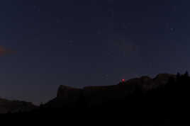 petit phare dans la nuit