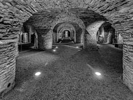 Archives ecclésiales : crypte de l'abbaye Saint-Bénigne