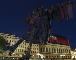 Ironman protégeant la ville