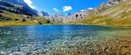 Lac en montagne