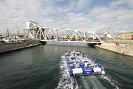 baissez la tête, le train passe !