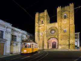 Tram 28 et Cathédrale