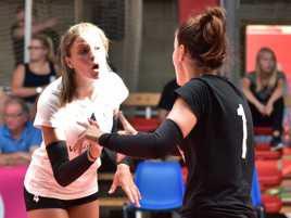 Je débute dans la photo de sport, ici, c'était lors d'un tournoi de volley-ball féminin