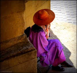 Mystérieuse silhouette au chapeau