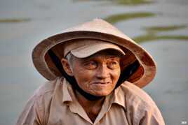 Coucher de soleil sur visage ridé