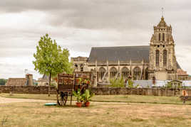 l'eglise par temps gris