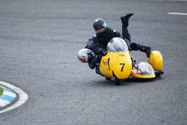 Jeu de jambe du singe