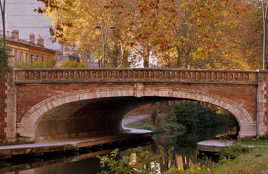 Pour enjamber le canal