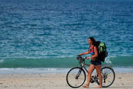 A bicyclette sur la plage