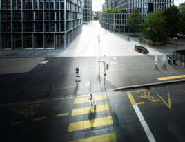 "traverser la rue "