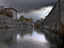 pêcheurs à l'écluse