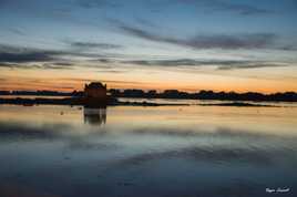 la maison au milieu de l'eau
