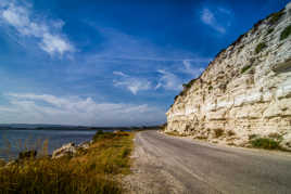 La route près des étangs