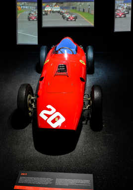 Jouet Rouge d'un autre temps