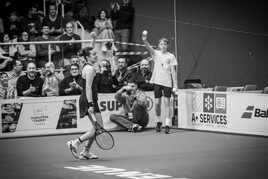 Sous les applaudissements