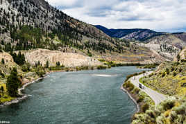 Paysage des Rocheuses vu du train