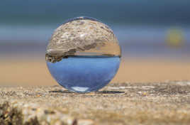 Plage bretonne dans boule de verre