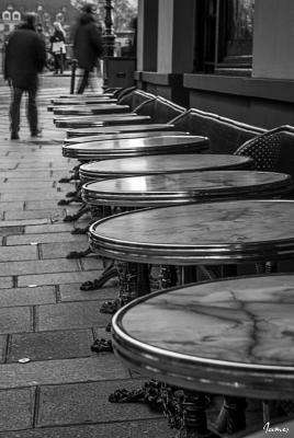 Terrasse d'un café parisien