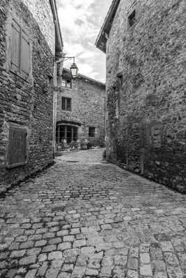 Oingt (Rhône), ruelle 2 N&b