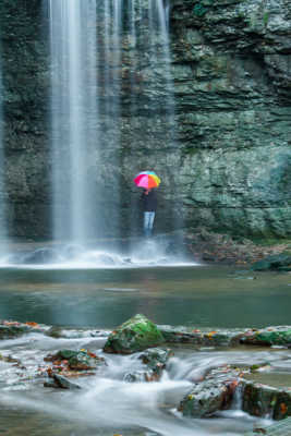 Sous la cascade