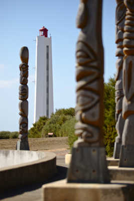 Les totems et le phare