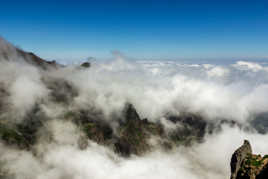 par dessus les nuages