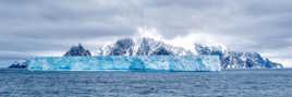 "Icebergs, Icebergs, cathédrales sans religion de l'hiver éternel"