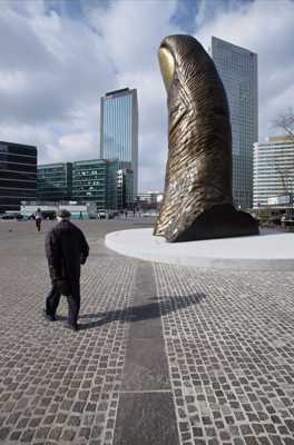 La Défense : pouce, j'arrête!
