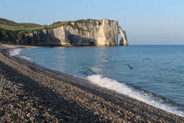Soleil levant sur Etretat