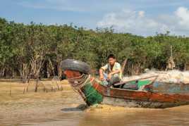 Jeune pêcheur du Tonle Sap