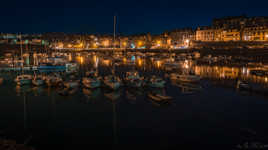 C'est beau un port la nuit