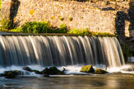Petite cascade au matin