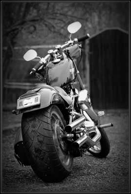 Moto noir et blanc