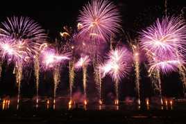 Feu d'artifice sur le lac