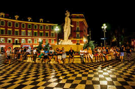 Rafraichissant au bord de l'eau .