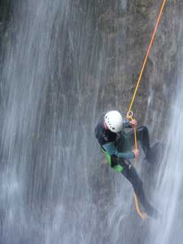 Dans la cascade