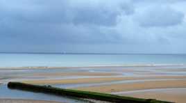 C'est beau Omaha Beach un jour de paix