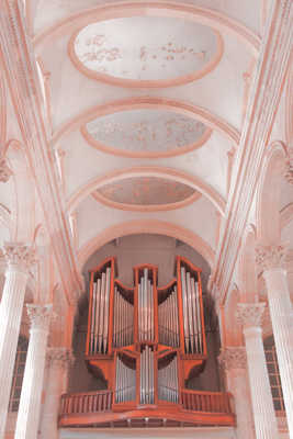 De la lumière vers l'ombre.