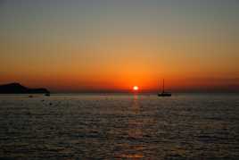 Levé du soleil sur la baie des Sablettes