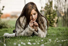 Violette & The White Flowers