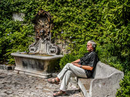Autoportrait et la Fontaine Maryse Duhalde
