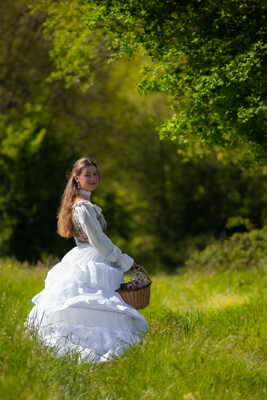 Jeune fille au panier