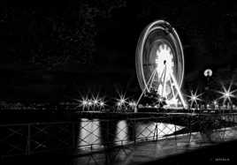 La grande roue dans la nuit