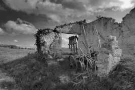 Abandonné au Vent des Coteaux