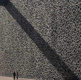 conversation sous une dentelle de béton