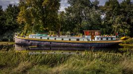 Péniche sur le canal